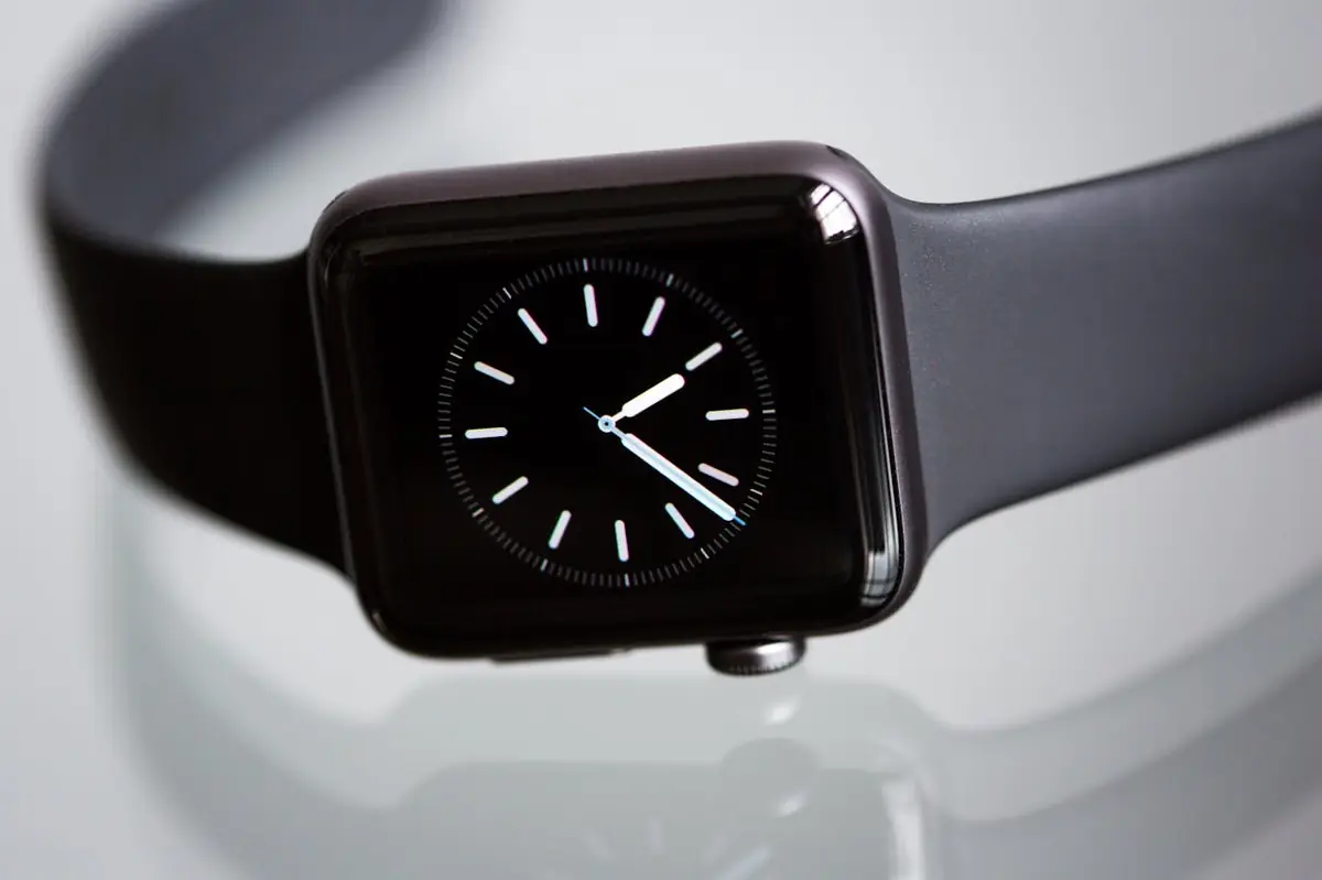 สมาร์ทวอทช์รุ่นไหนดี 2569 Apple Watch vs Galaxy Watch vs Garmin